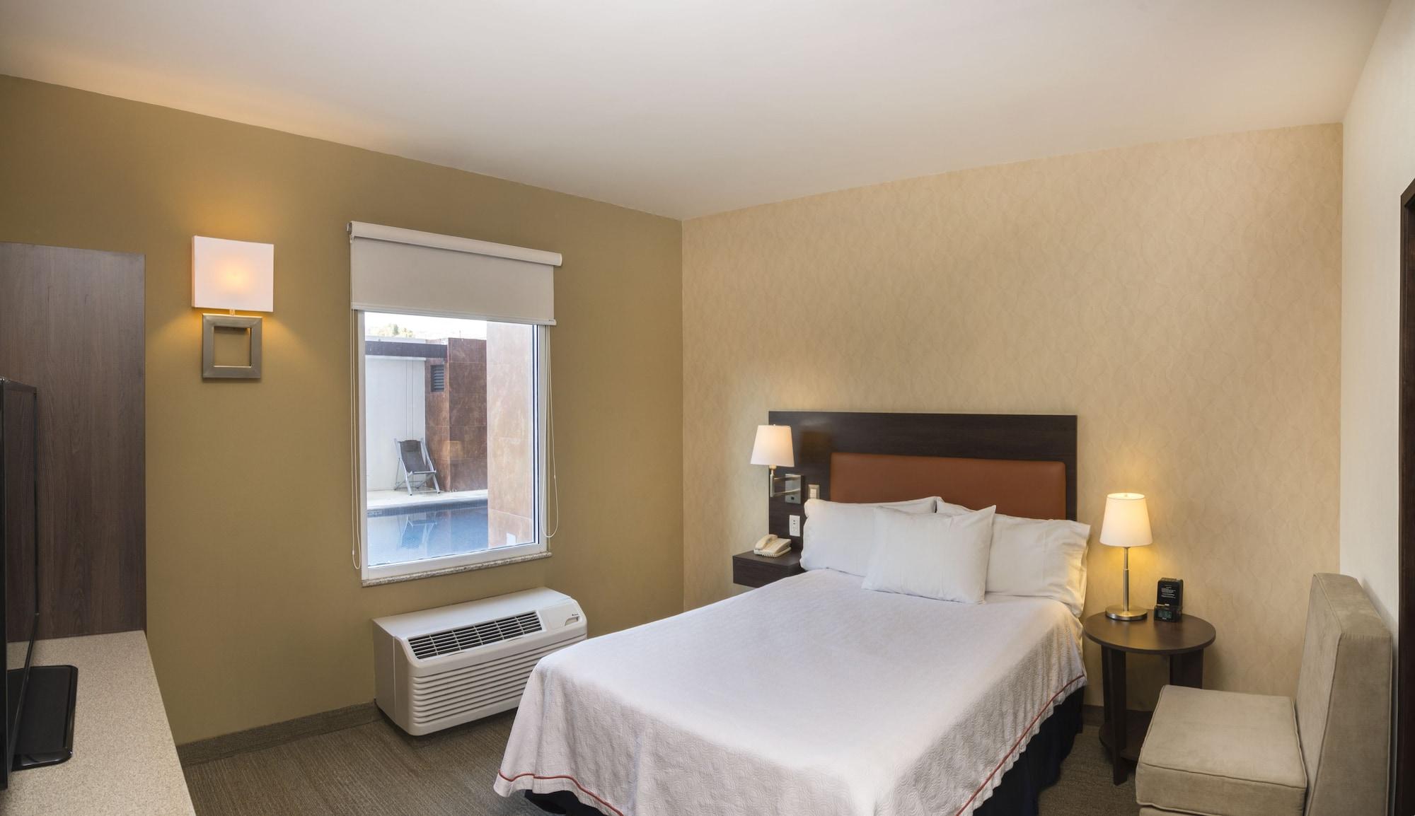 Homewood Suites By Hilton Queretaro Exterior photo
