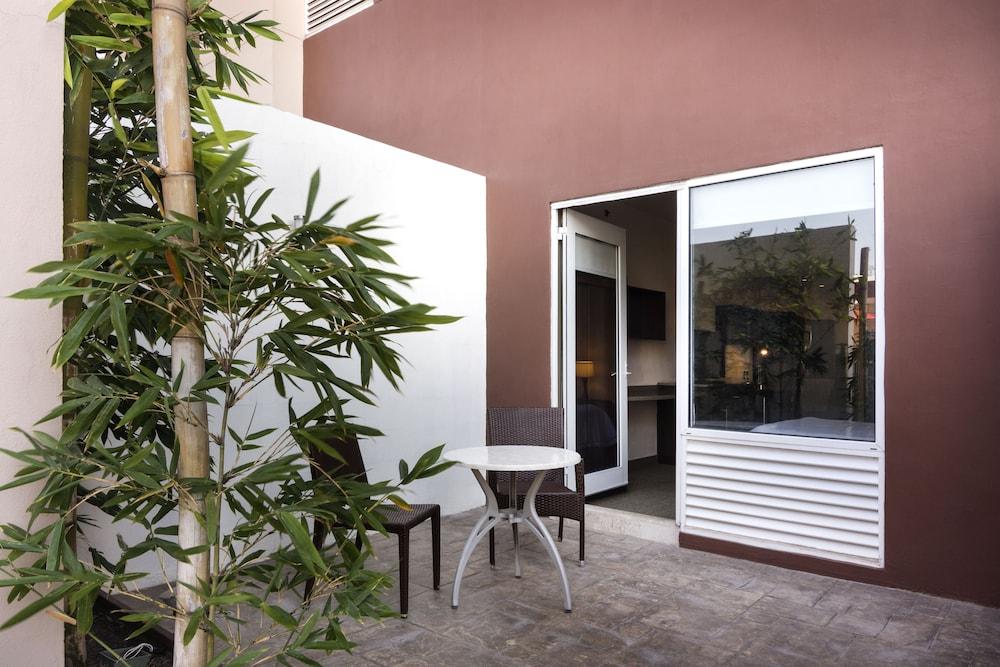 Homewood Suites By Hilton Queretaro Exterior photo
