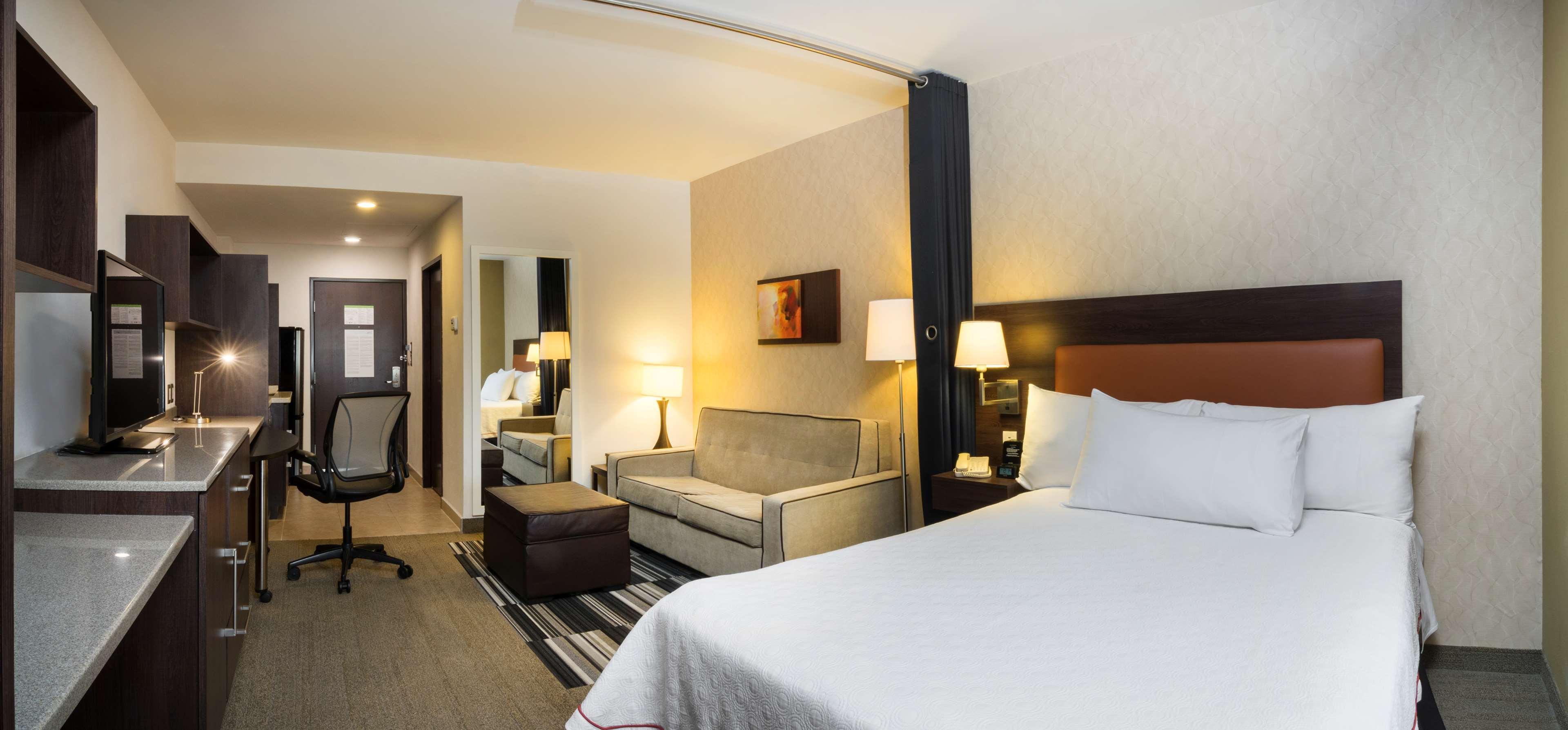Homewood Suites By Hilton Queretaro Exterior photo