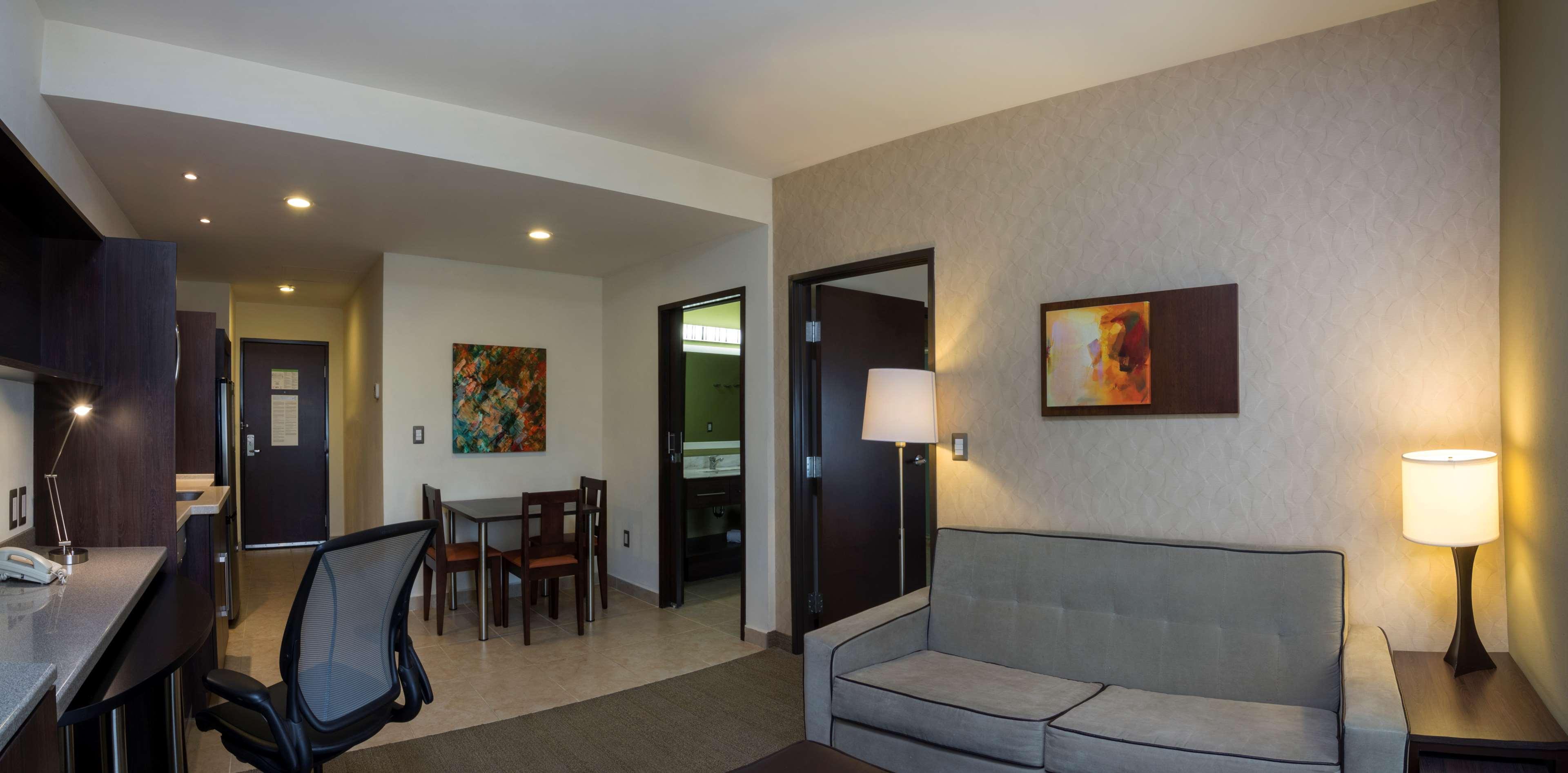 Homewood Suites By Hilton Queretaro Exterior photo