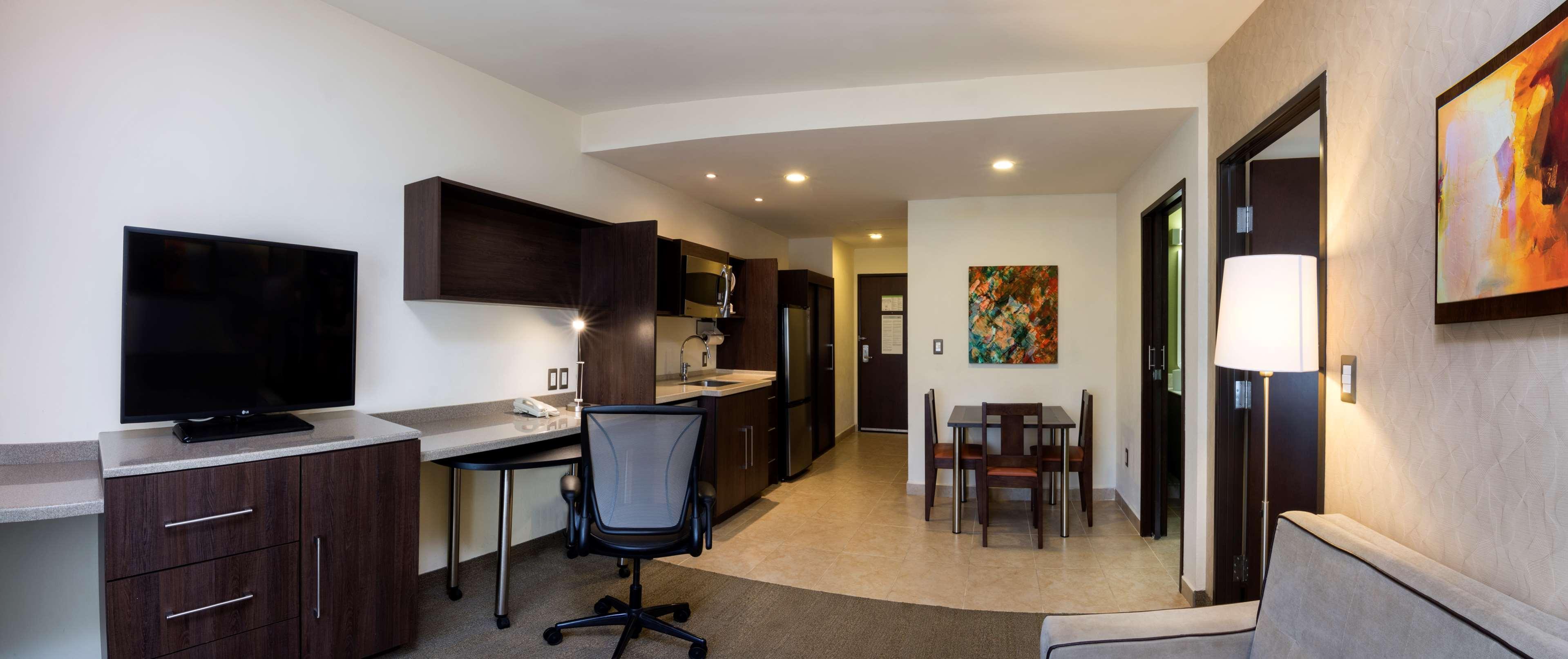 Homewood Suites By Hilton Queretaro Exterior photo
