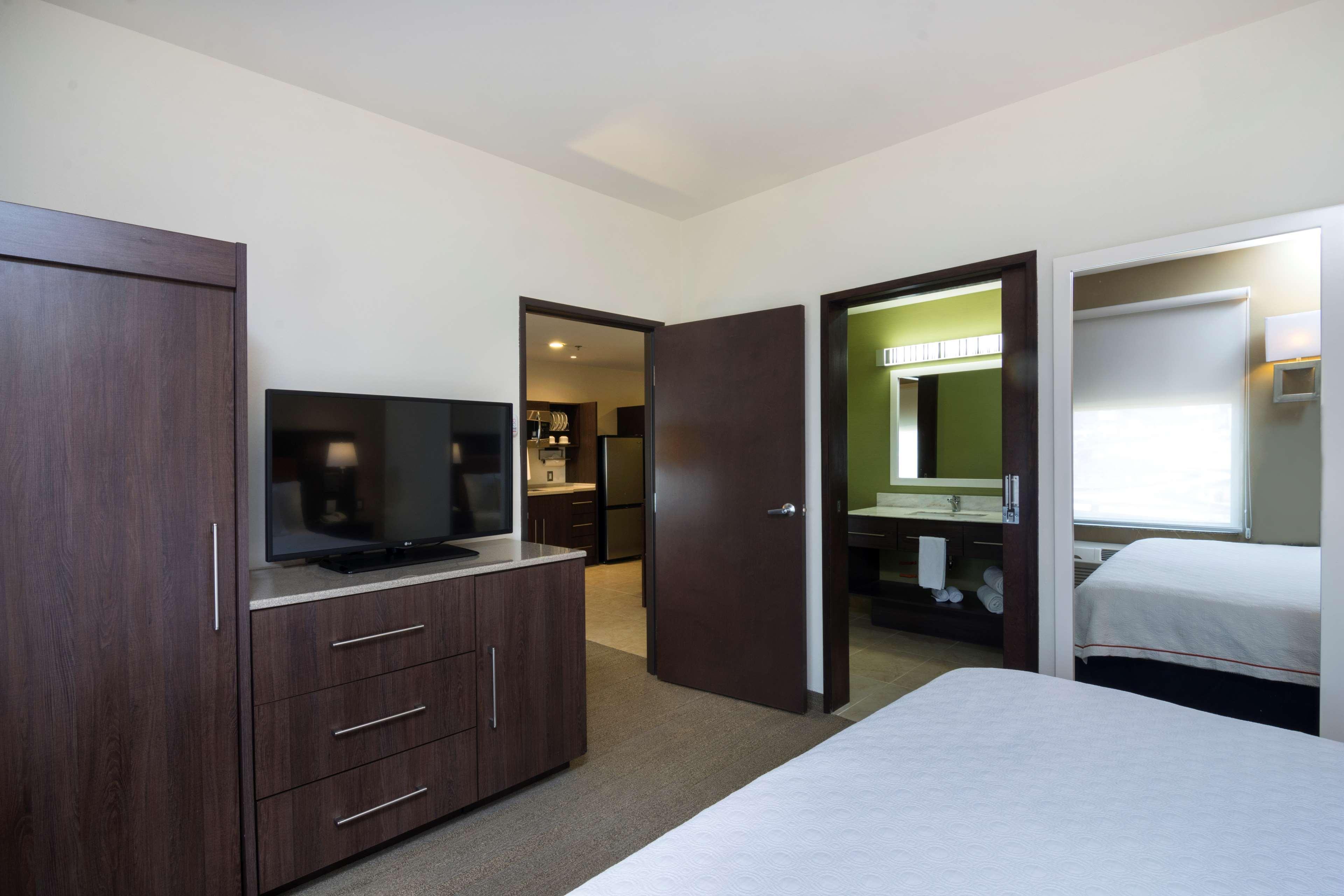 Homewood Suites By Hilton Queretaro Exterior photo