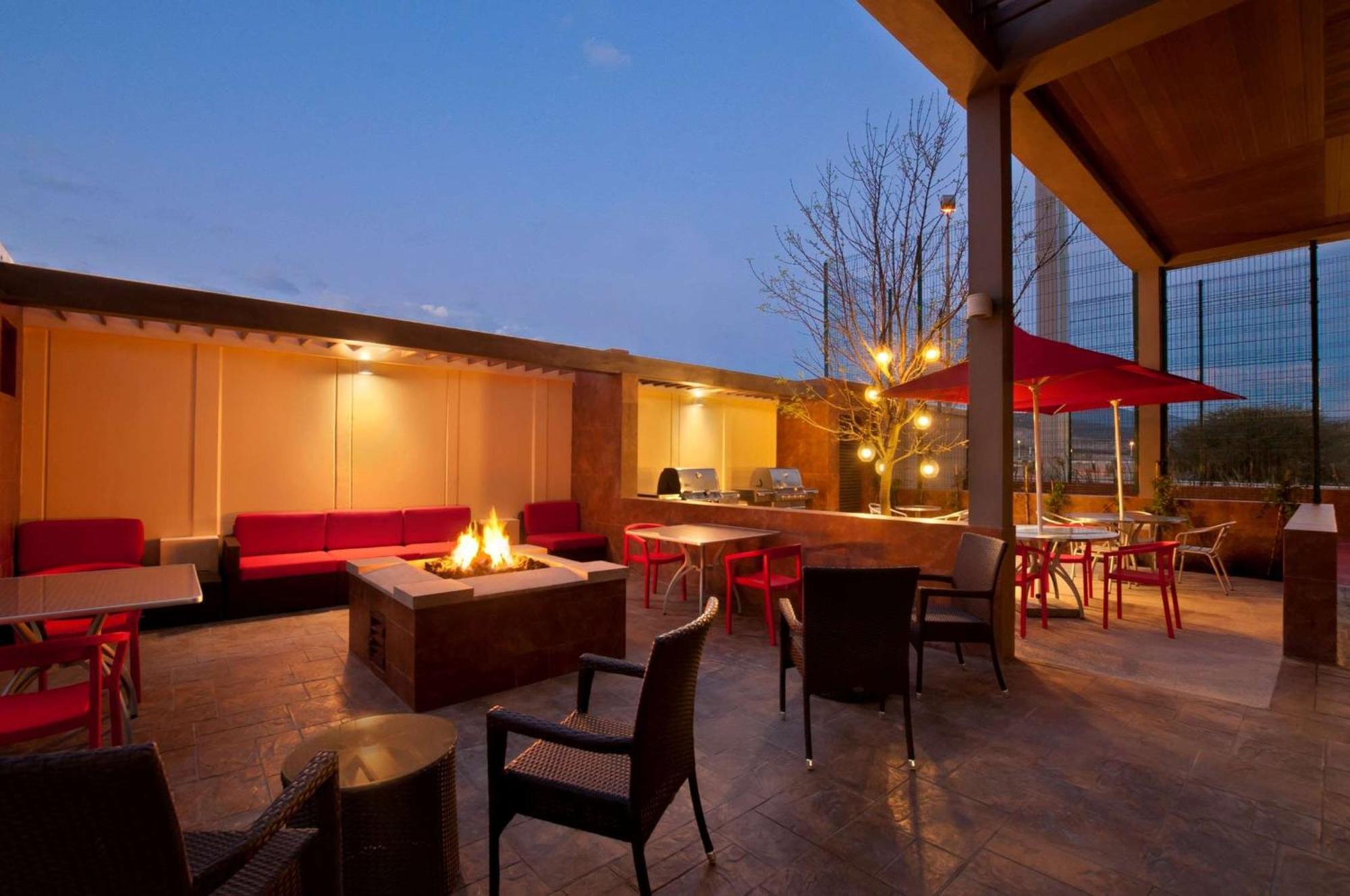 Homewood Suites By Hilton Queretaro Exterior photo