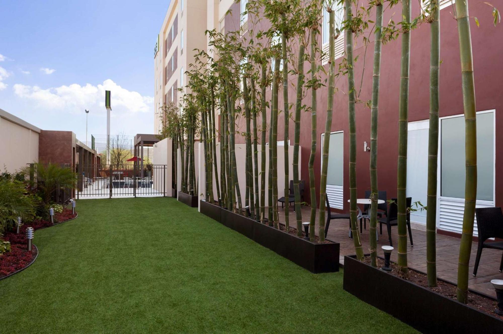 Homewood Suites By Hilton Queretaro Exterior photo